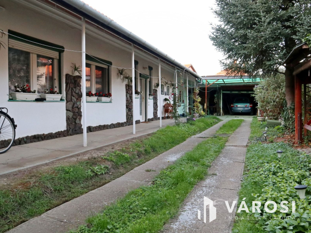 3 szobás családi ház Gyula kedvelt városrészén