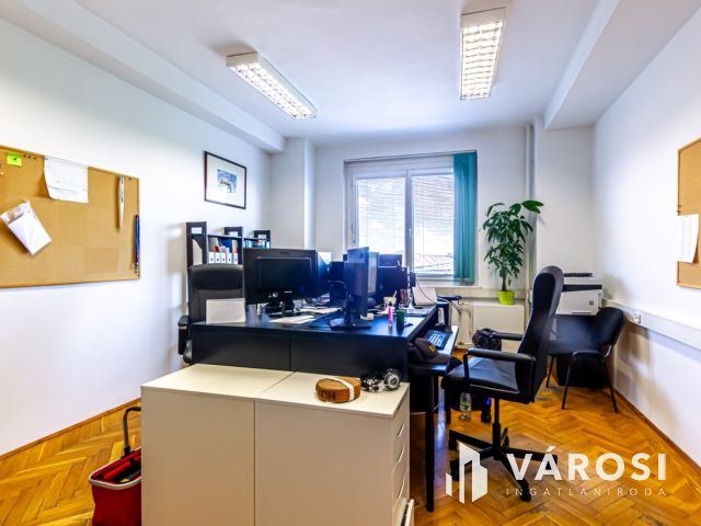 Kiadó 54 m2 alapterületű iroda modern irodaházban