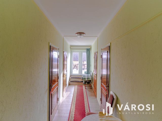 Bejáratott Panzió + egy 100 m2-es ház