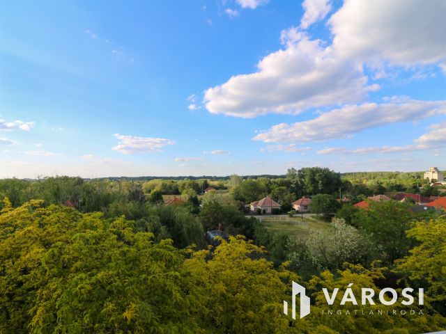 Eladó 55 m²-es, napfényes, erkélyes panel lakás Békésen