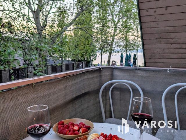 Vízparti apartman a Balaton szíve szobornál!
