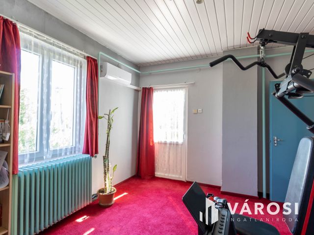 Tágas családi ház Balatonakarattyán, gyors M7 kapcsolattal