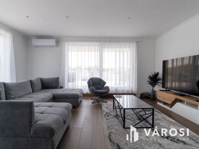 Prémium penthouse Siófokon medencével