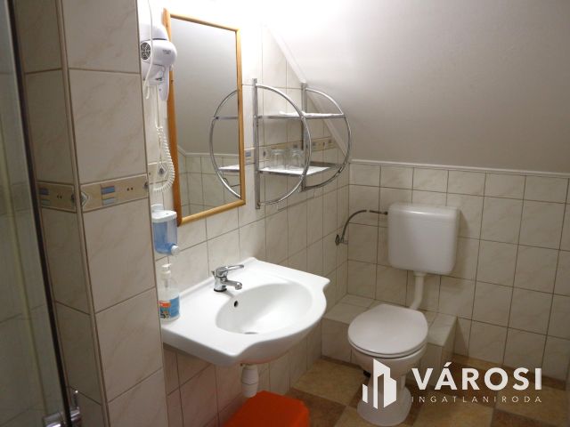 Kaposvár azonnal prémiumbevétel,felszerelt apartman-étterem