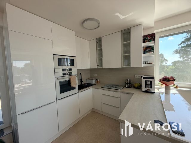 Élet a város felett - Panorámás penthouse Szombathelyen