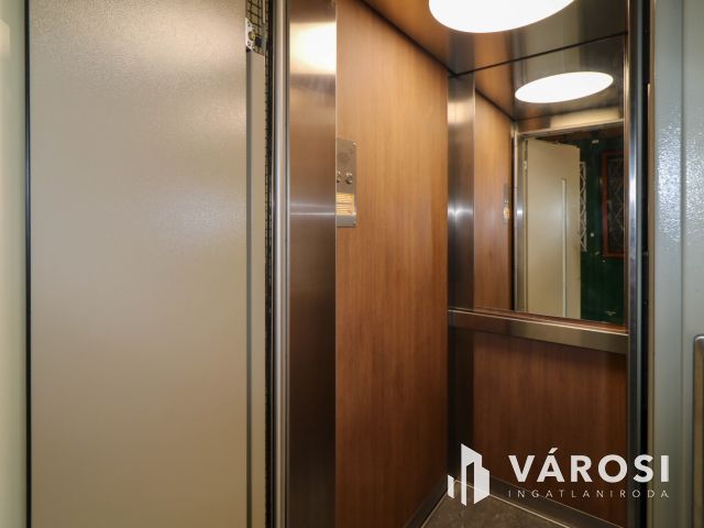 Eladó garzonlakás Békéscsaba belvárosában