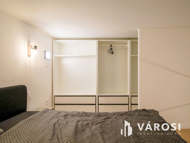 Modern galériás lakás kiadó Budapest szívében