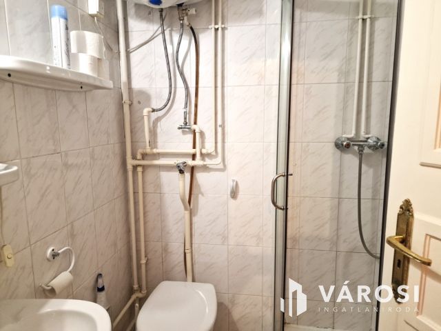 Nagypolgári otthon vagy 4-6 apartmanból álló társasház?