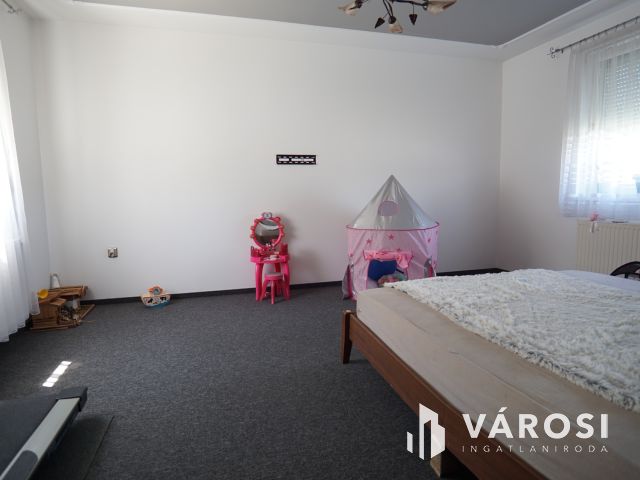Családi ház, ahol azonnal vállalkozni is lehet!
