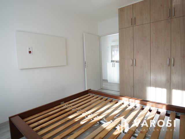 Belvárosi kiadó cirkós lakás